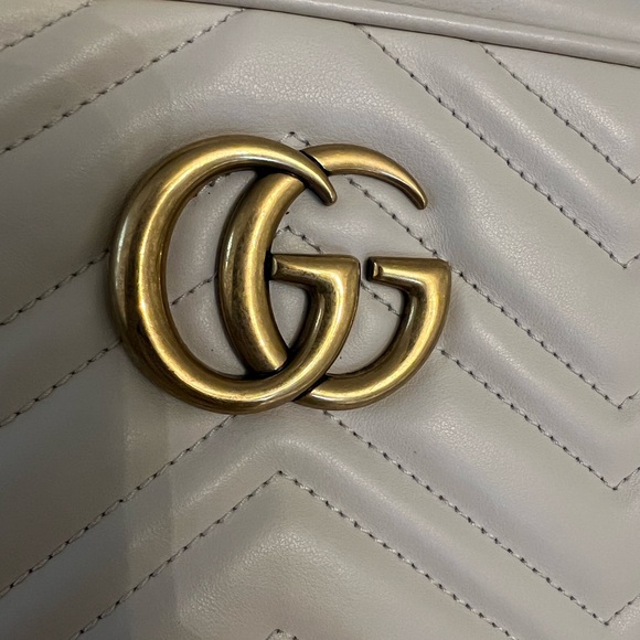 The small GG Marmont chain shoulder bag 100% Authentic - Picture 12 of 14